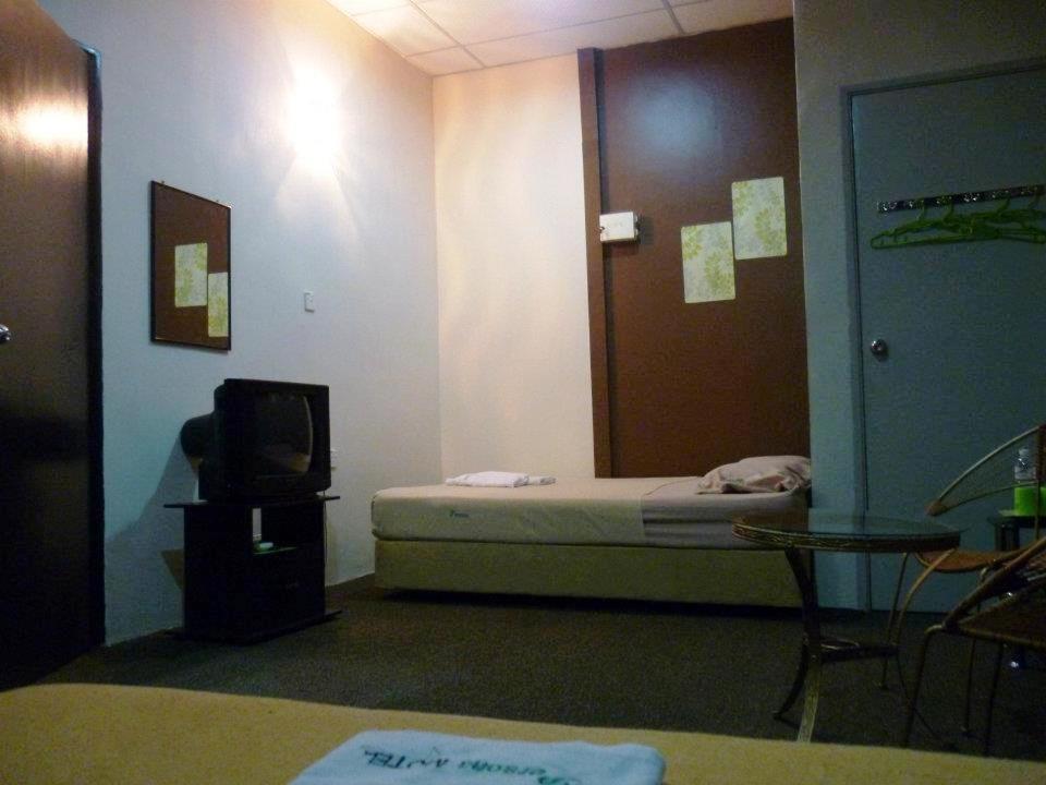 Persona Motel *